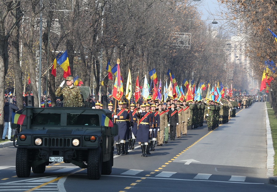 Thousands of people enjoy the military parade on Romania’s National Day