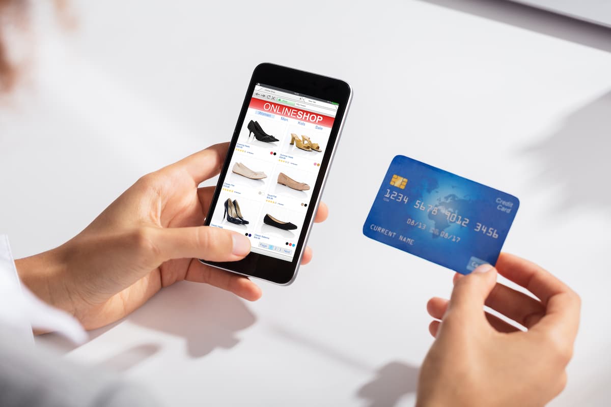 Survey: Nearly 30% of Romanians plan to shop on international online platforms in 2026
