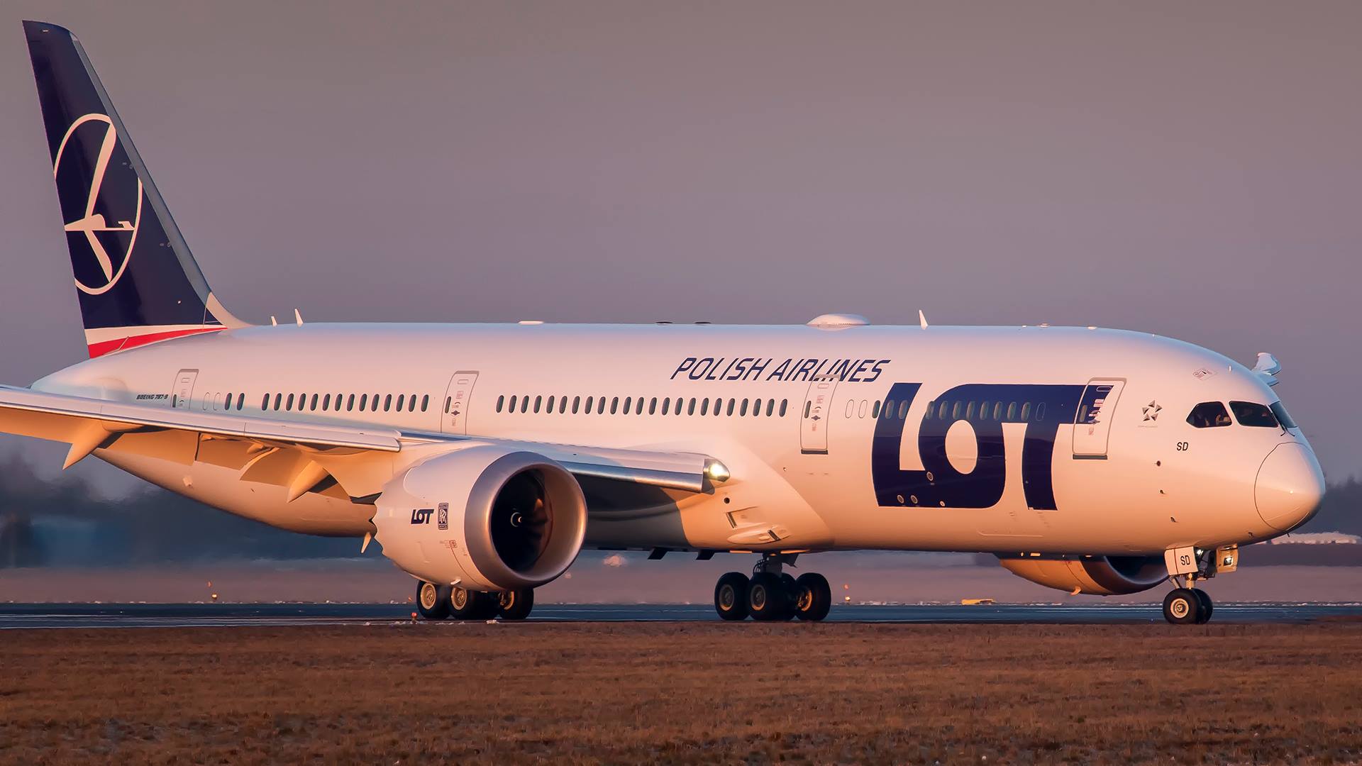 polish-airline-lot-adds-bucharest-budapest-flight-romania-insider