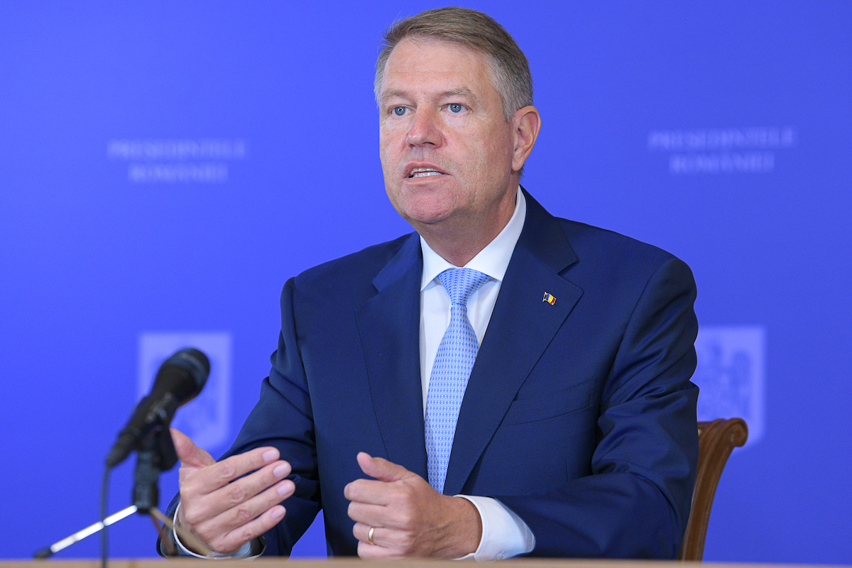 Romanian president thanks people for respecting COVID-19 restrictions ...