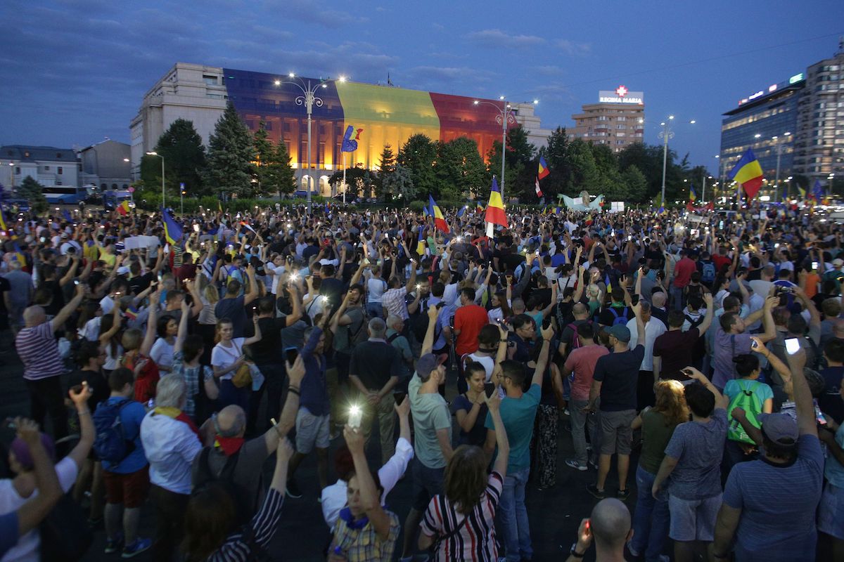 Peaceful protest in Bucharest after Friday’s violent clashes Romania