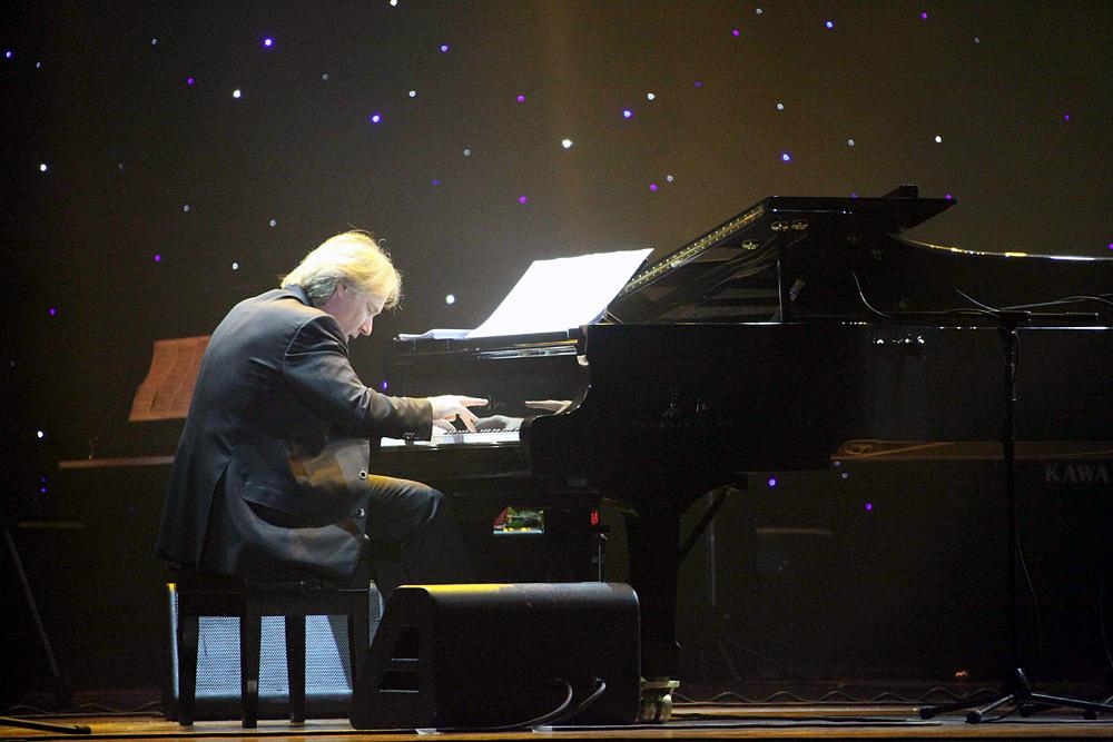 Update Famous pianist Richard Clayderman returns to Romania for four