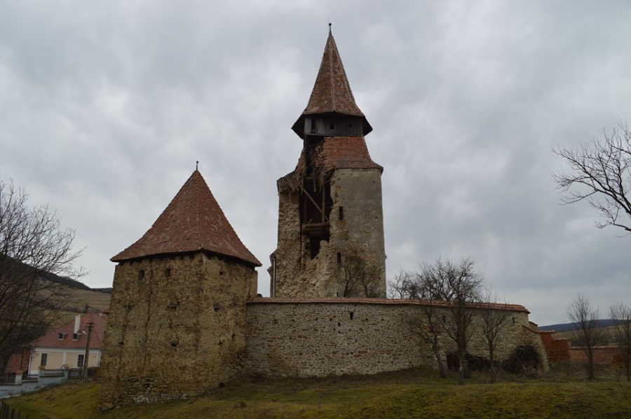 Over 600 architectural monuments close to collapse in Romania, Ministry ...