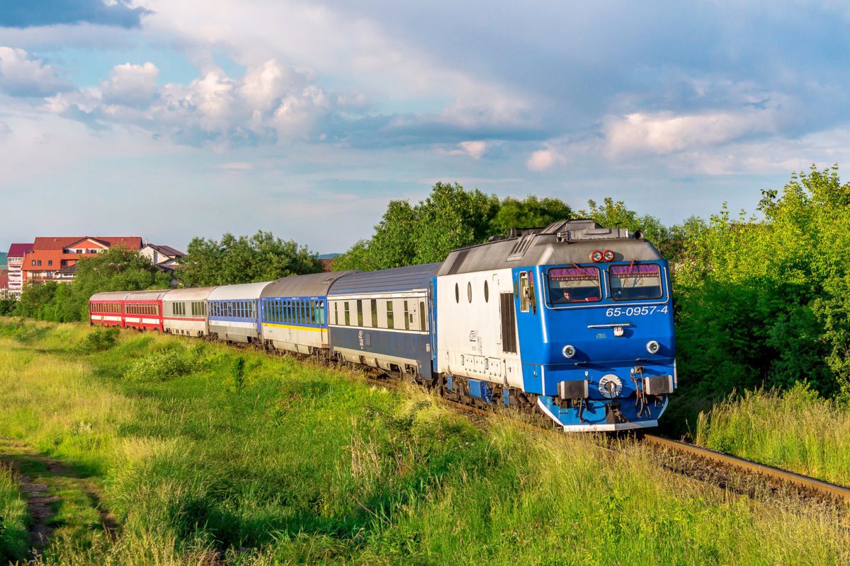 train tour romania