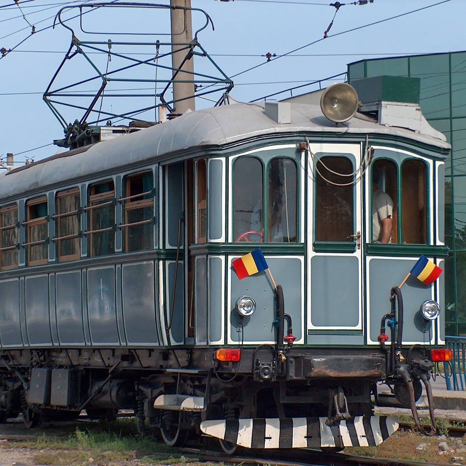 Centuryold train starts tourist rides in western Romania Romania Insider